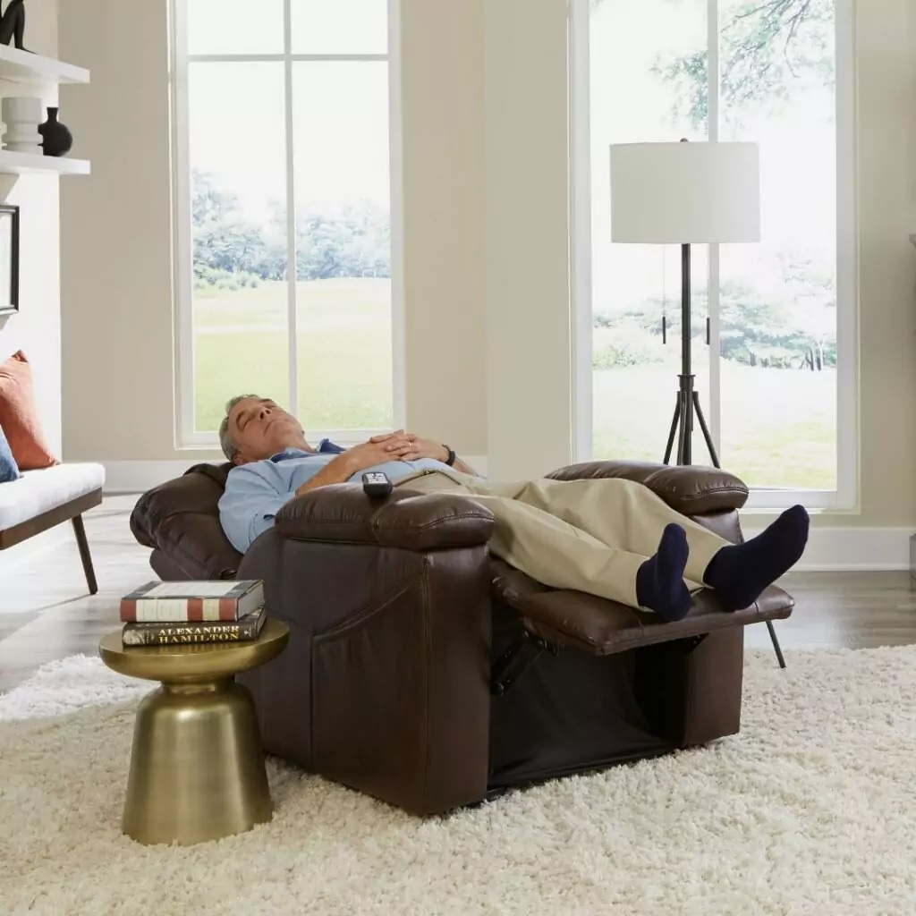 rheea6 Photo of Rhea lift chair sleeping